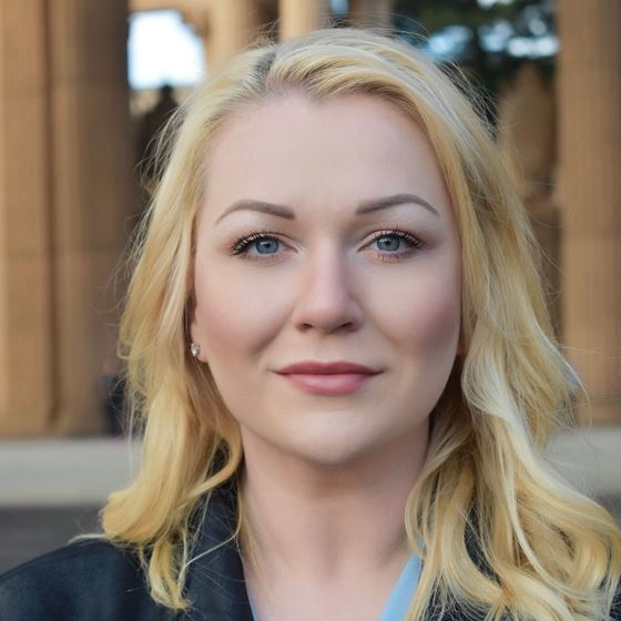 Katya Karlova '08