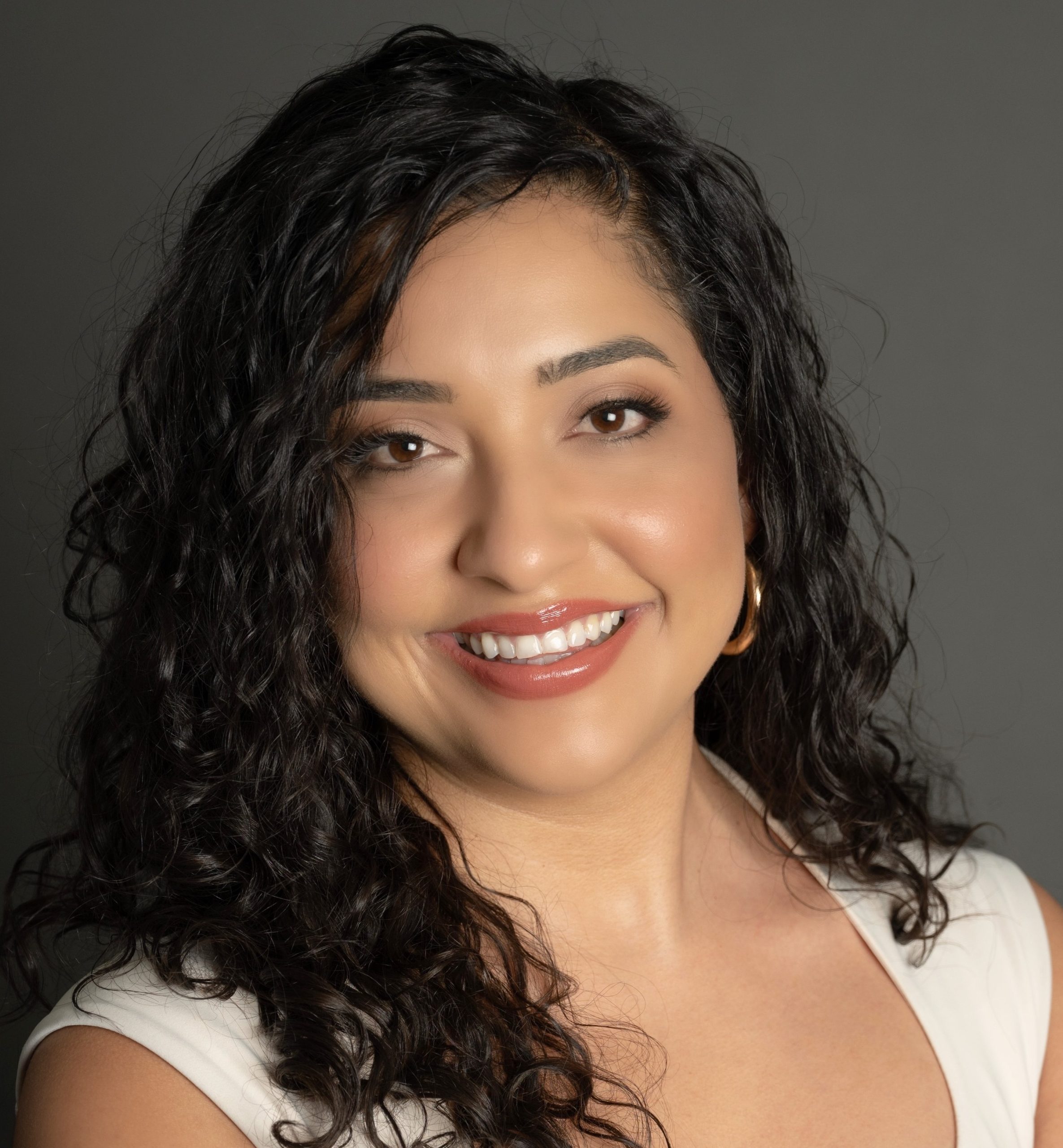 Cinthia Flores ’10