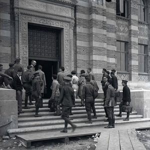 Students entering Chemistry Building, 1929