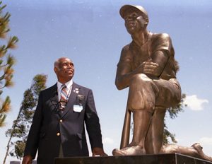 Mack Robinson and statue of his younger brother, Jackie, UCLA's baseball stadium
