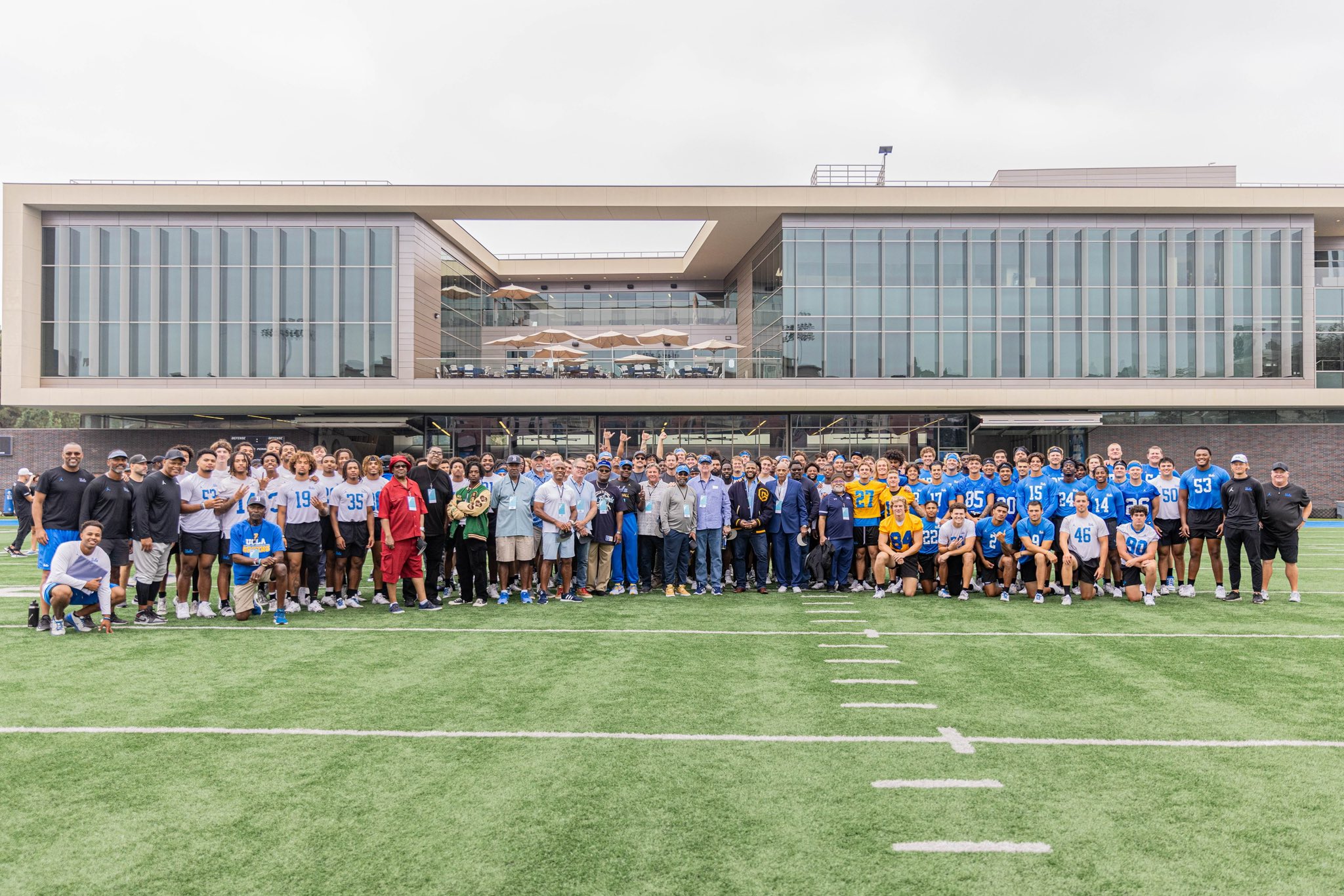 Bruins for Life: A Gathering of Bruin Football Alumni From All Eras