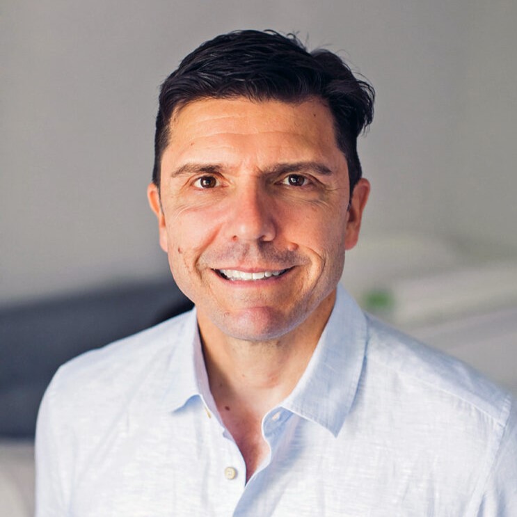 Andrew Acalinovich ’90