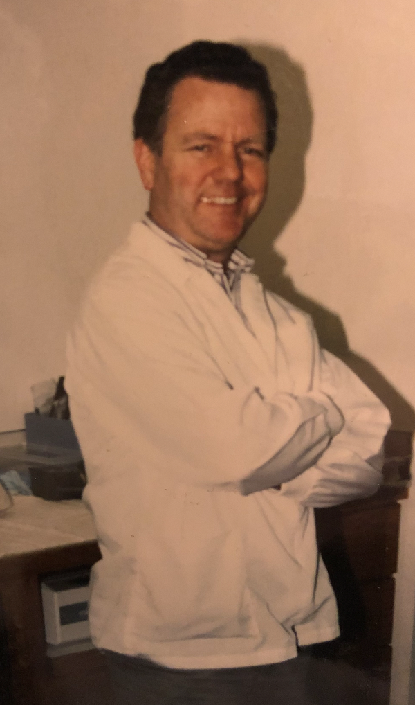 Dr. Bruce Molen