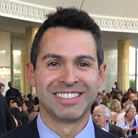 Carlos Dominguez ’01