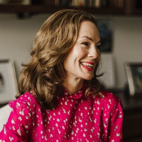 Dina Gachman ’96