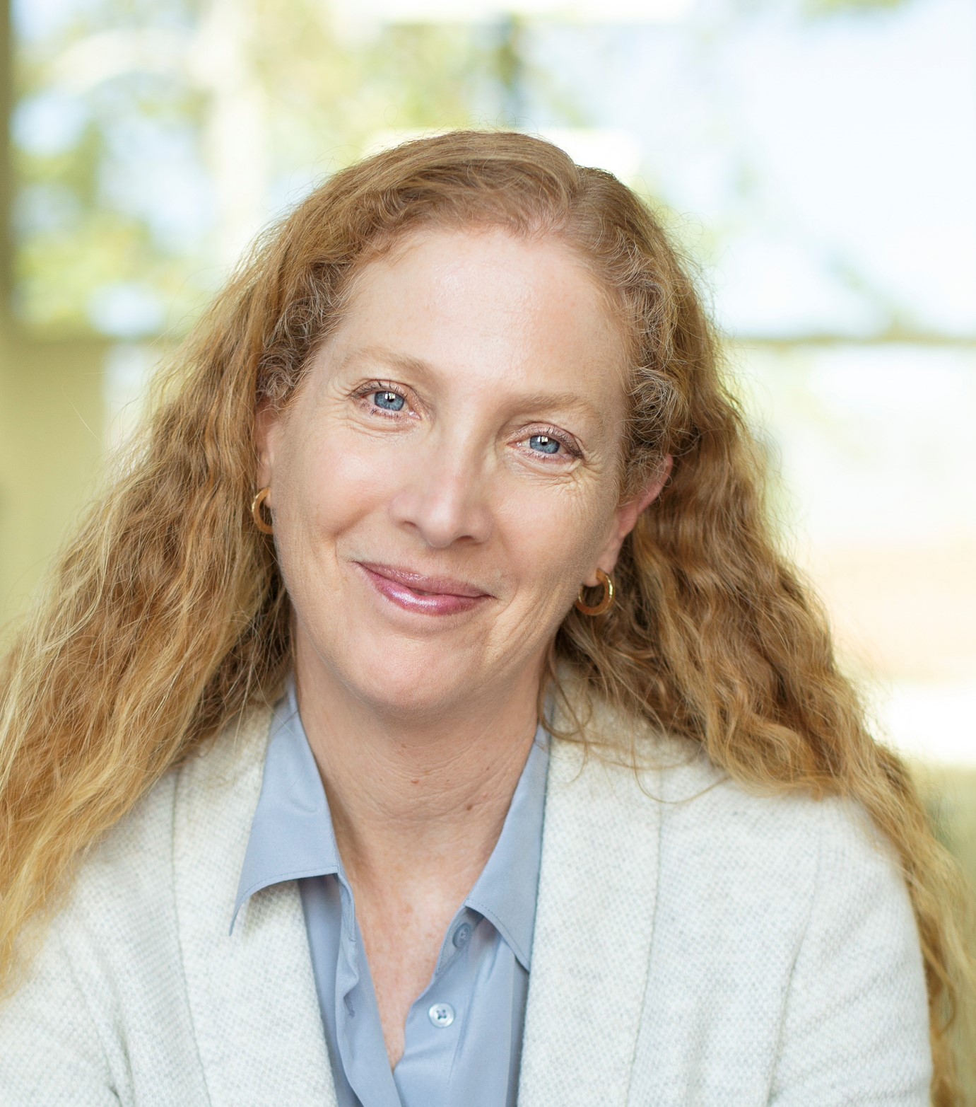 Julie Weiner '86