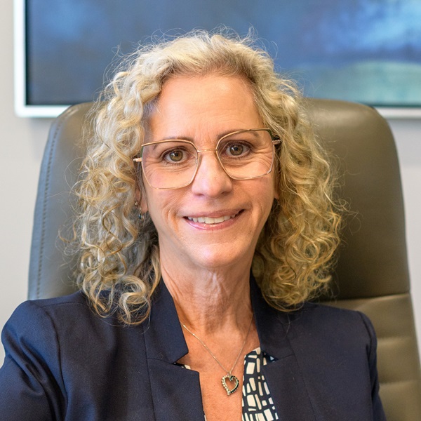 Kendall VanConas '88